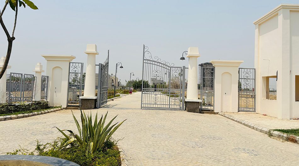 Entrance gate